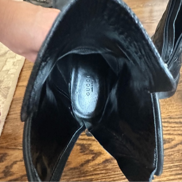 Gucci Black Leather combat Boots with logo - Picture 10 of 13